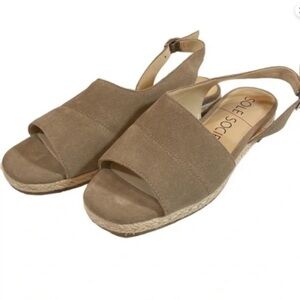 Sole Society Dolven Dune Cow Suede Back Strap
Taupe Brown Sandals Size 10M/42